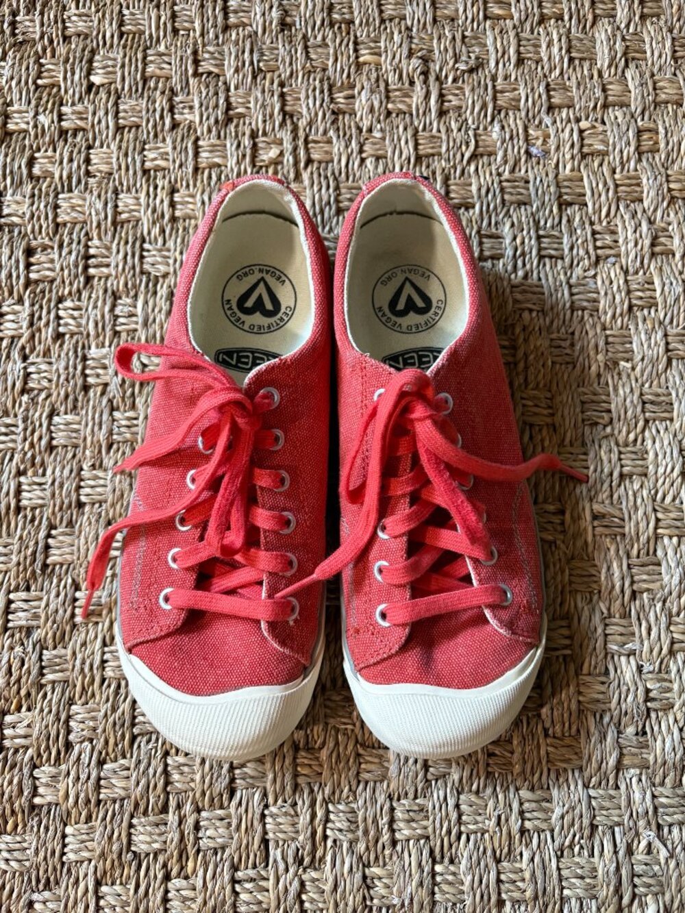 Keen Coronado Canvas Low Top Sneakers in Coral/Grey